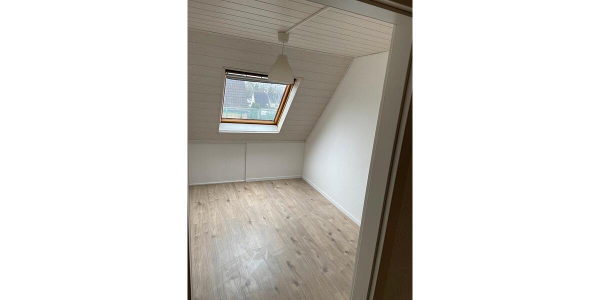 4 ZKB DW ab sofort in HU-Großauheim zu vermieten! 4 zimmer