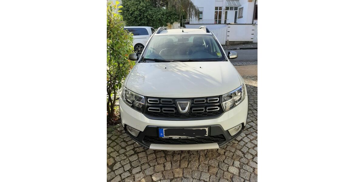 Dacia Sandero 89.000 km 7.800 € Darmstadt 64285
