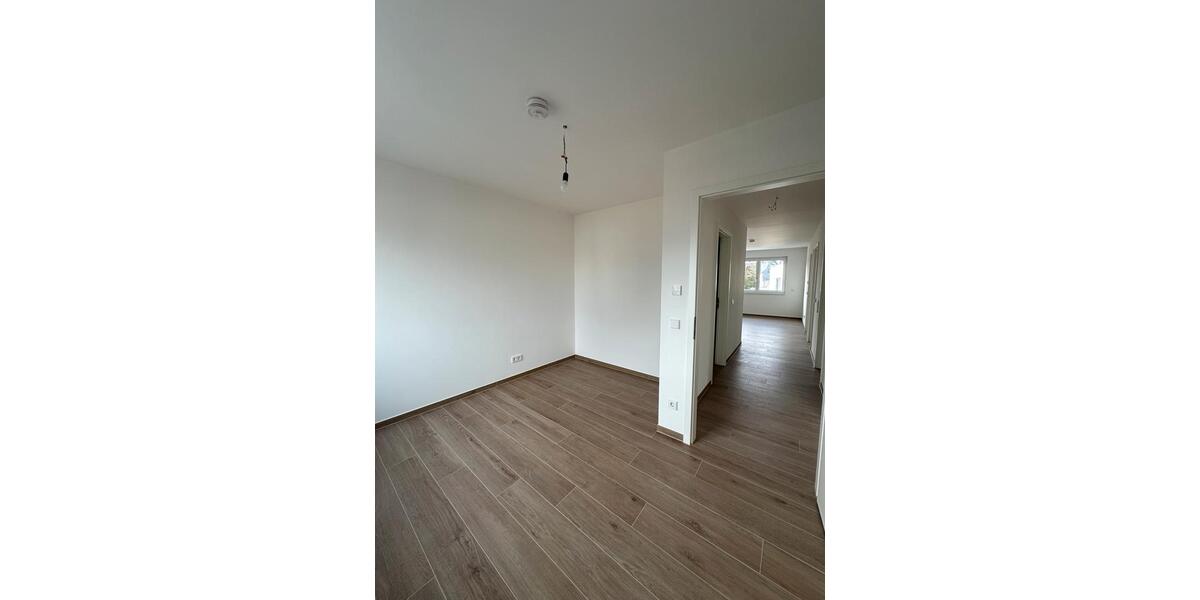 Etagenwohnung Frankfurt am Main Ginnheim - 4 Zimmer, 99 m&sup2;, 1.900&euro; | Angebot:25180391