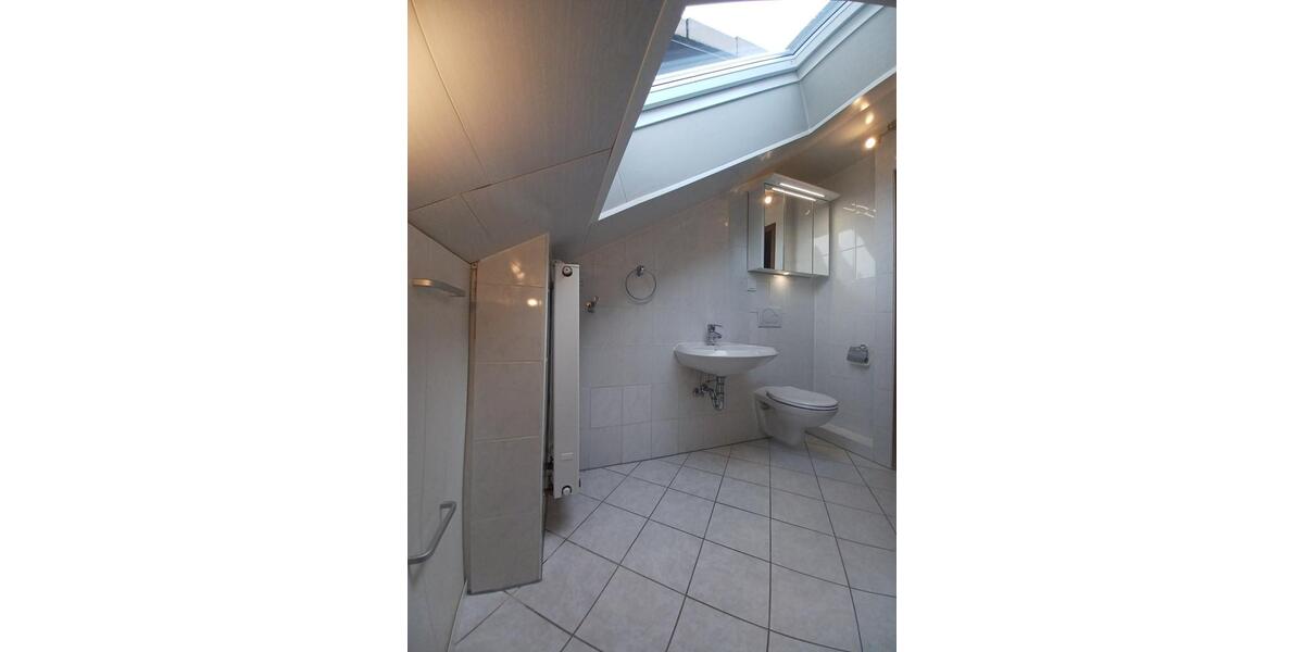 Dachgeschoßwohnung Kelkheim (Taunus) - 1 Zimmer, 71 m&sup2;, 900&euro; | Angebot:25701474