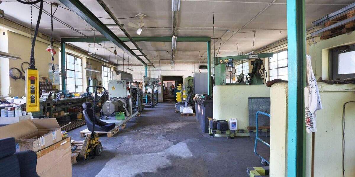 Handwerk & Logistik - Industriehalle mit Freifläche in Schöneck zimmer