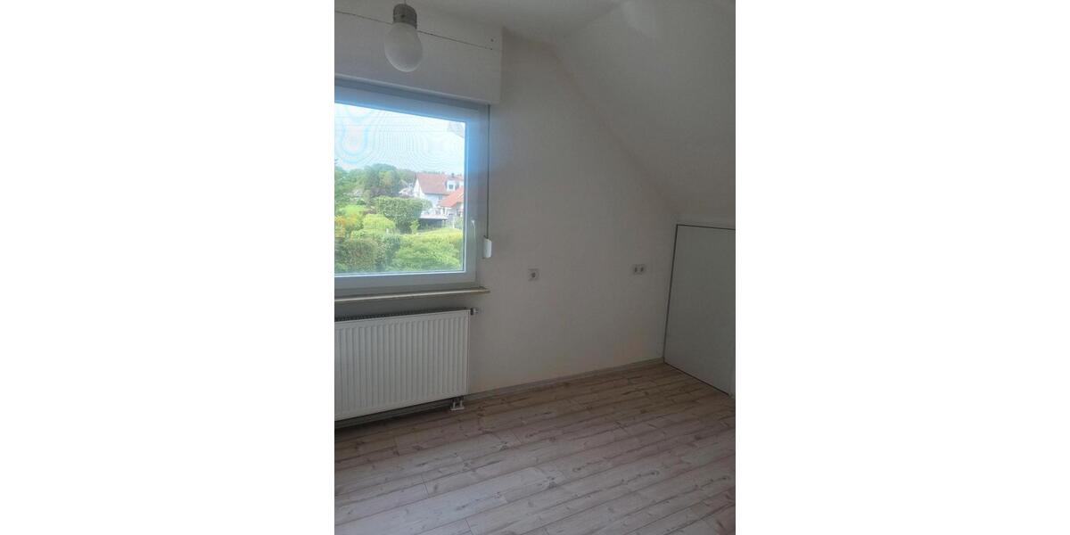 Dachgeschoßwohnung Erzhausen - 3 Zimmer, 68 m&sup2;, 930&euro; | Angebot:26413022
