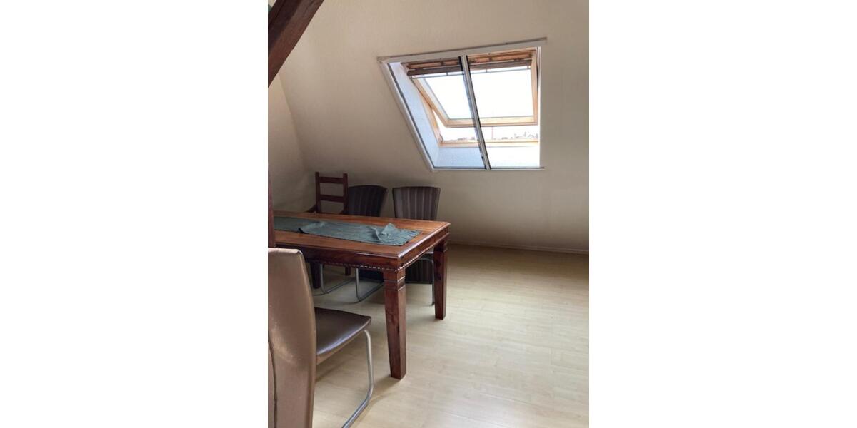 *** Gemütliche Dachgeschosswohnung mit Skylineblick *** 2.5 zimmer