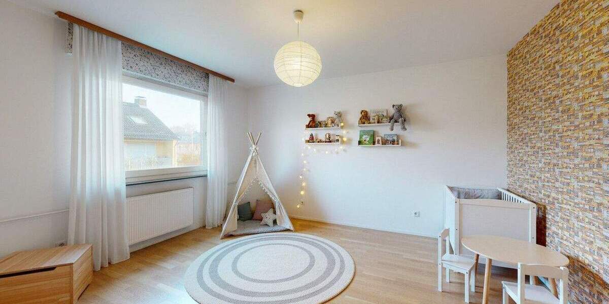 Reihenmittelhaus Frankfurt am Main Eckenheim - 6 Zimmer, 137 m&sup2;, 620.000&euro; | Angebot:24989665