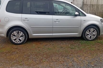 VW Touran 255.000 km 4.900 &euro; Hanau 63452