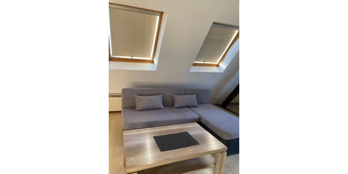 *** Gemütliche Dachgeschosswohnung mit Skylineblick *** 2.5 zimmer