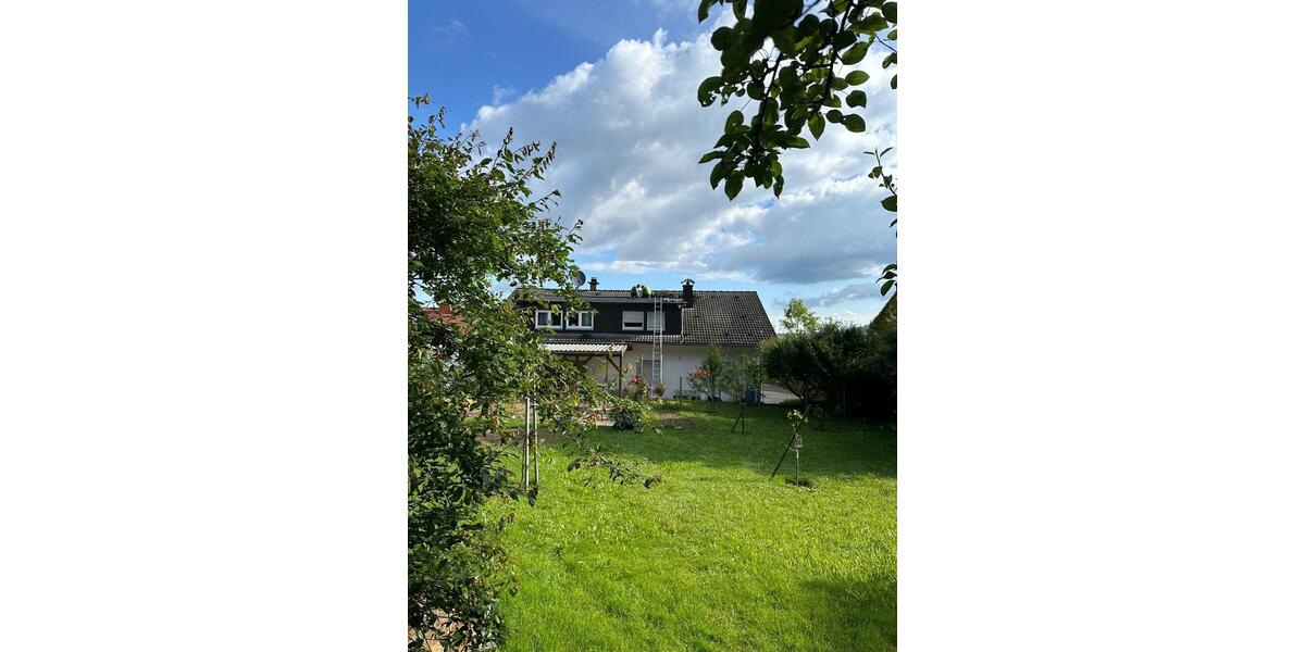 Dachgeschoßwohnung Niedernhausen - 5 Zimmer, 126 m&sup2;, 1.500&euro; | Angebot:25045914