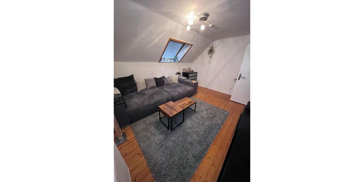 Dachgeschoßwohnung Hanau Großauheim - 3.5 Zimmer, 75 m&sup2;, 900&euro; | Angebot:25640893