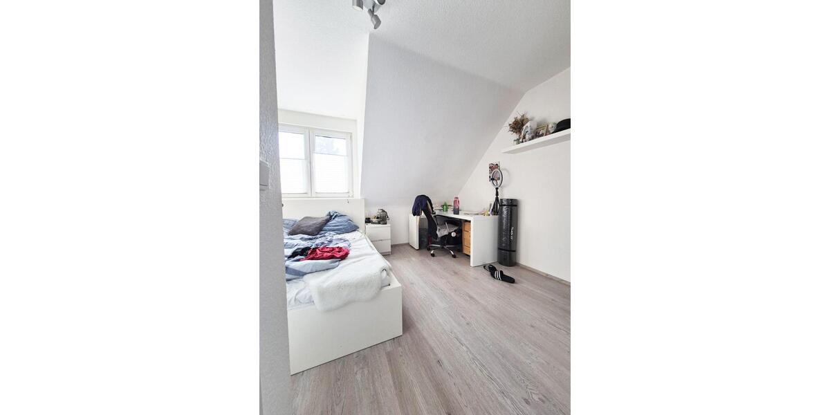 Dachgeschoßwohnung Frankfurt am Main Oberrad - 4 Zimmer, 69 m&sup2;, 420.000&euro; | Angebot:27016010