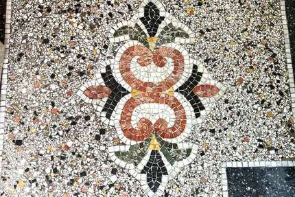 Haus zum Kaufen in Frankfurt 960.000 € 300 m² 14 zimmer