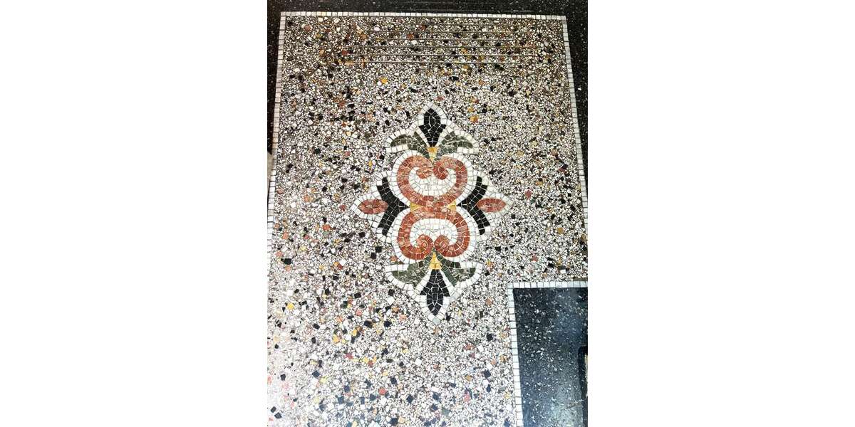 Haus zum Kaufen in Frankfurt 960.000 € 300 m² 14 zimmer