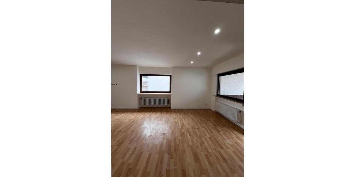 Etagenwohnung Erlensee - 3 Zimmer, 99 m&sup2;, 1.200&euro; | Angebot:25640901