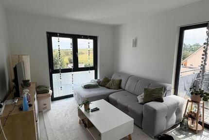 FEMALE ONLY WG Room for rent 2 zimmer