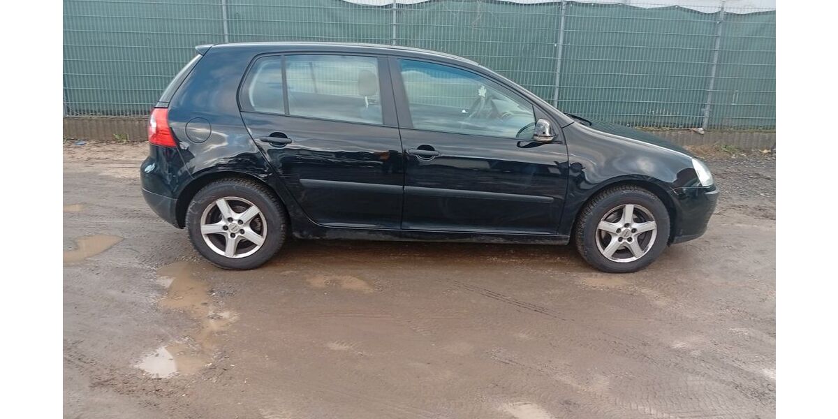 VW Golf 258.000 km 1.650 &euro; Hanau 63452