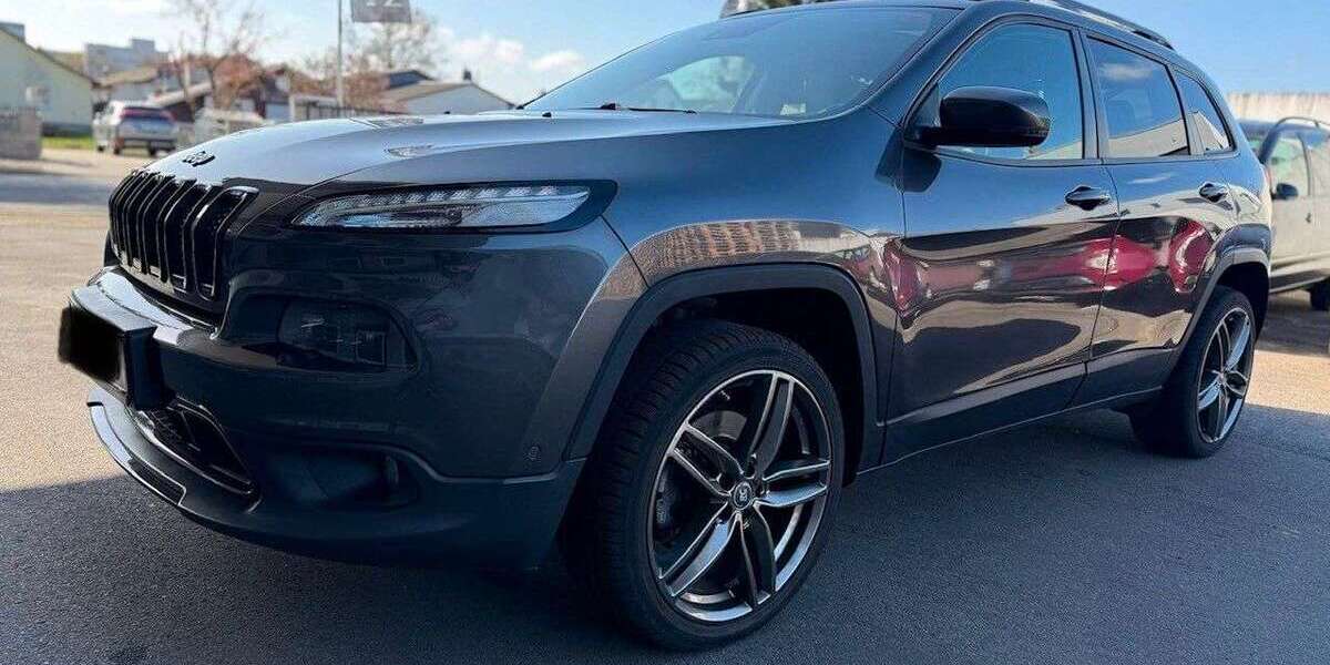 Jeep Cherokee 127.423 km 8.999 &euro; Frankfurt am Main 60386