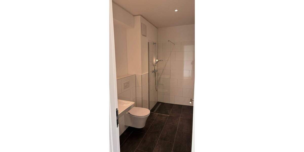 Etagenwohnung Offenbach am Main Hafen - 3 Zimmer, 106 m&sup2;, 1.935&euro; | Angebot:25690790