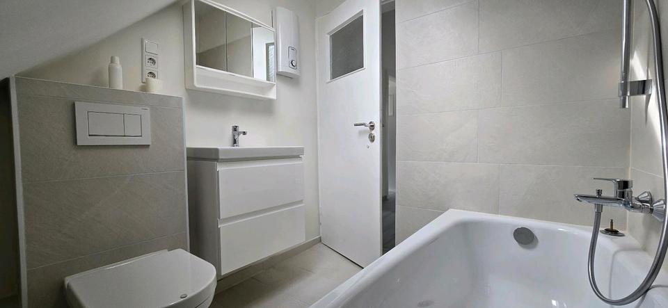 Dachgeschoßwohnung Hanau Lamboy - 2.5 Zimmer, 45 m&sup2;, 750&euro; | Angebot:25636427