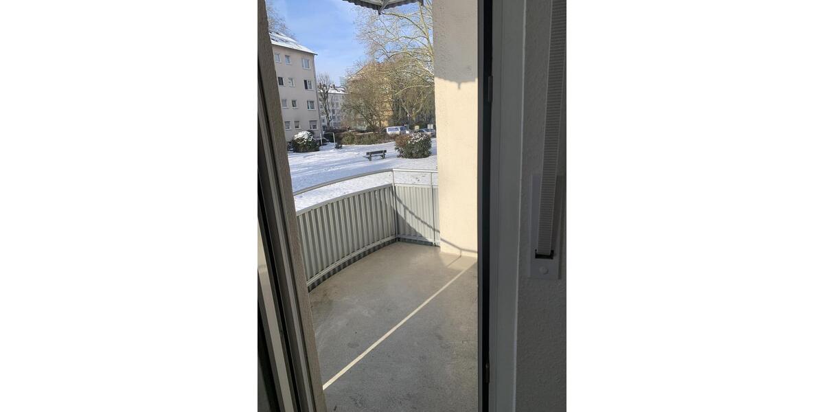 Erstbezug nach Sanierung: Moderne 3-ZKB mit Balkon in Frankfurt-Niederrad 3 zimmer