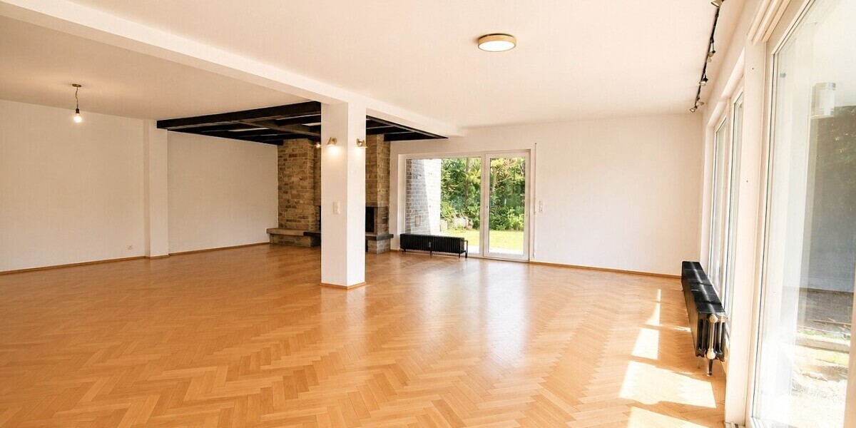 Großes Familienhaus am Sonnenhang mit Doppelgarage - Einfamilienhaus Eppstein | Angebot:27120640