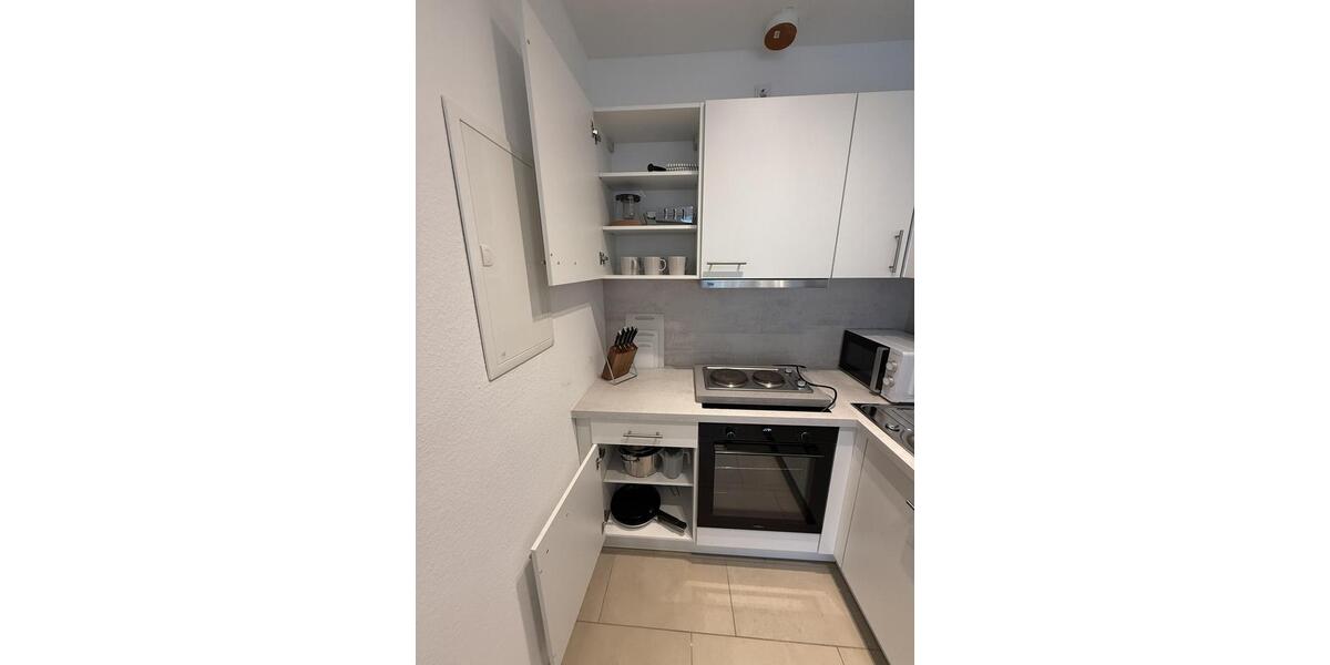 Helle, voll möblierte 1-Zimmer-Wohnung mit Top-Anbindung in Frankfurt-Niederrad 1 zimmer