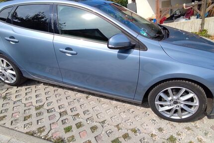 Volvo V40 87.276 km 14.900 &euro; Schmitten 61389