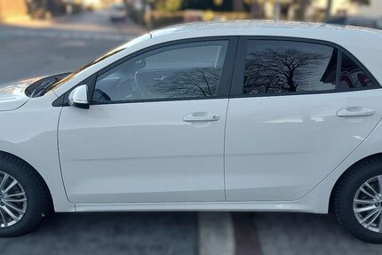 Kia Rio 57.185 km 11.800 &euro; Bad Homburg 61348