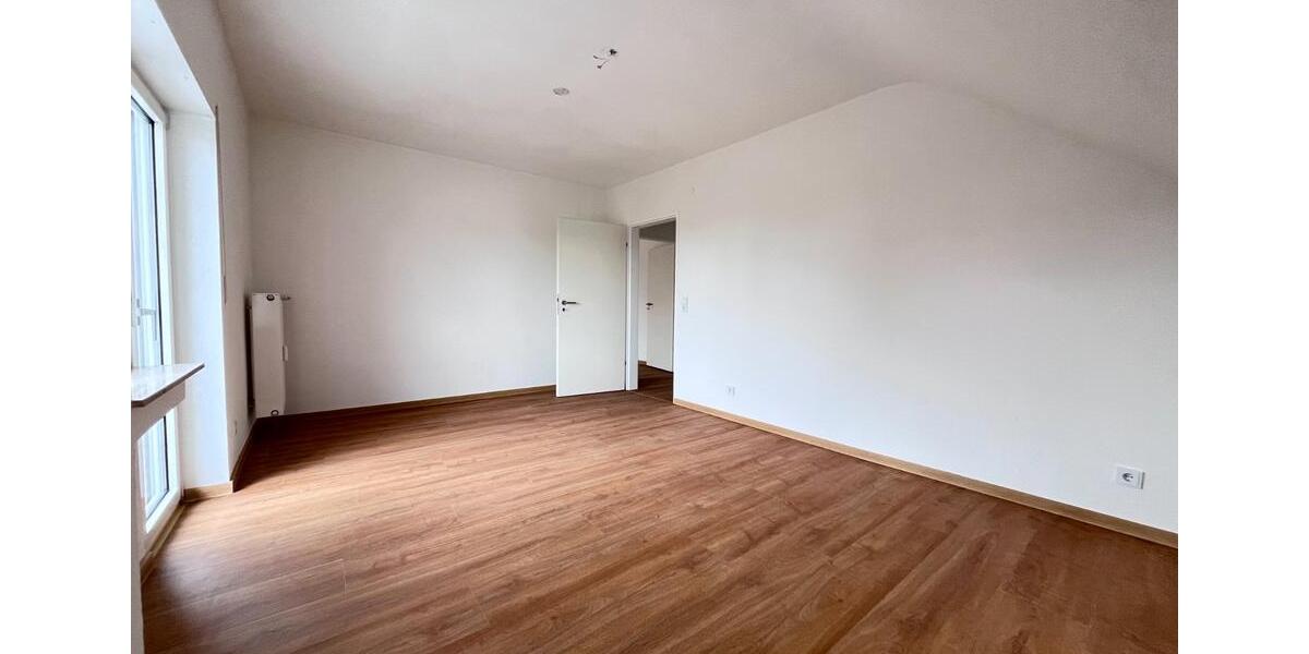 Etagenwohnung Frankfurt am Main Bonames - 3 Zimmer, 101 m&sup2;, 1.600&euro; | Angebot:26493136