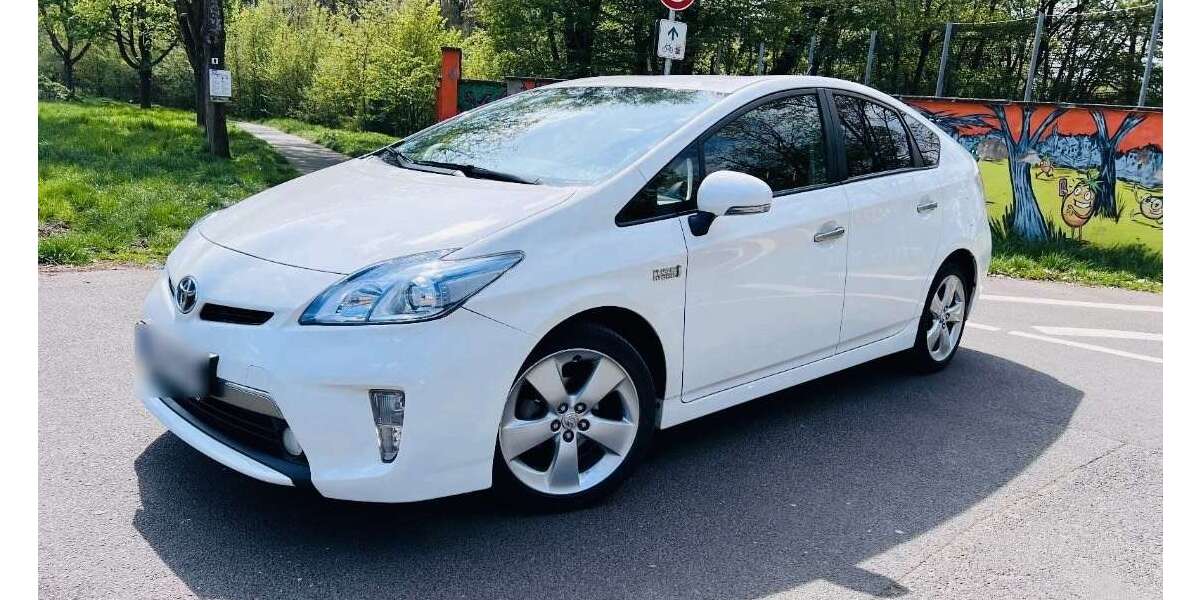Toyota Prius 84.000 km 13.000 &euro; Raunheim, Stadt 65479