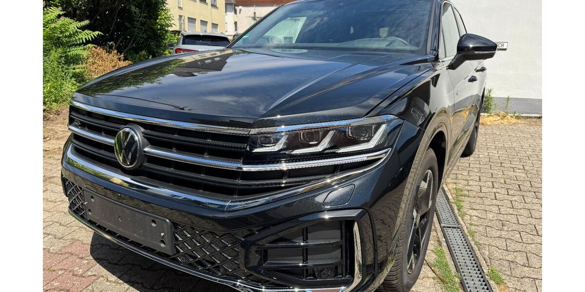 VW Touareg 6.679 km 64.850 &euro; Frankfurt am Main 65936