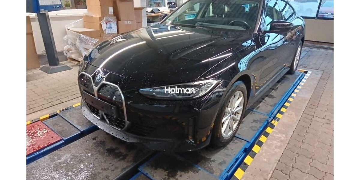 BMW i4 16.661 km 39.071 &euro; Eschborn 65760