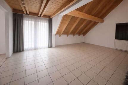 3 Zimmer Maisonettewohnung mit Balkon, Kamin und EBK in Kelkheim 3 zimmer