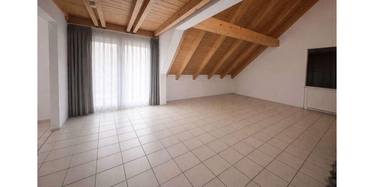 3 Zimmer Maisonettewohnung mit Balkon, Kamin und EBK in Kelkheim 3 zimmer