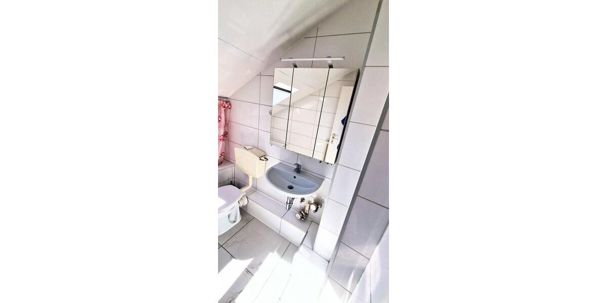 Dachgeschoßwohnung Münster (Hessen) - 2 Zimmer, 50 m&sup2;, 750&euro; | Angebot:26461175