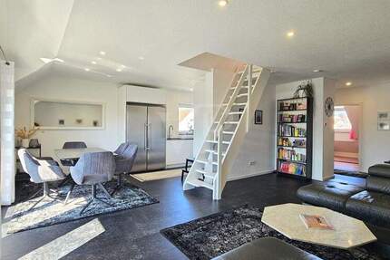 Im Herzen von Usingen mit tollem Blick - Dachgeschosswohnung mit zwei Bädern & Tiefgaragenstellplatz 4 zimmer