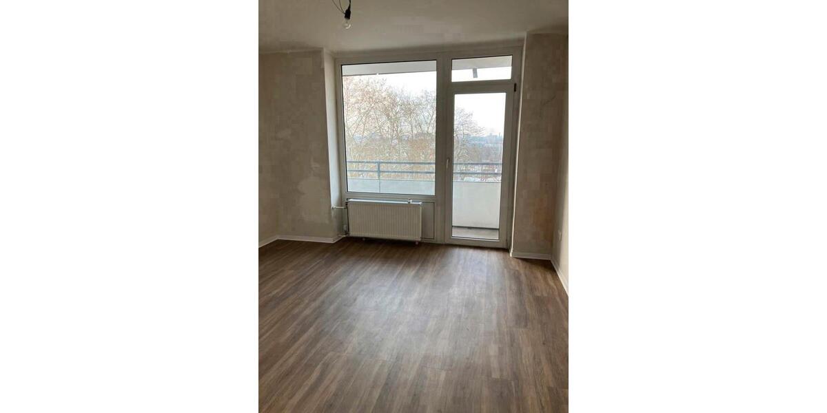 Grosse 3 Zimmerwohnung mit Aufzug und Balkon 3 zimmer