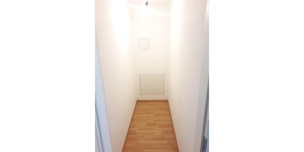 2,5 Zimmerwohnung mit Tageslichtbad und Tiefgaragenstellplatz 2.5 zimmer