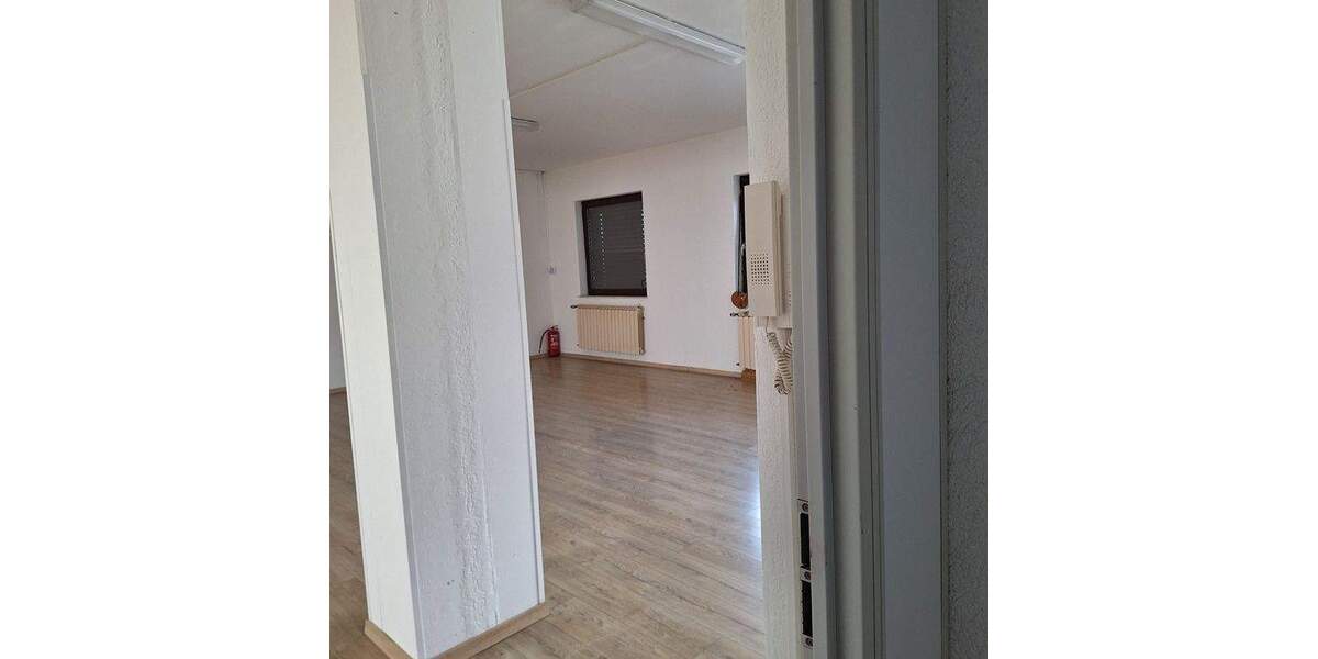 61381 Friedrichsdorf - Gewerbeobjekt (Büro- + Hallenflächen) ca. 1.440 m² Nfl., Areal rd. 3.300 m² zimmer
