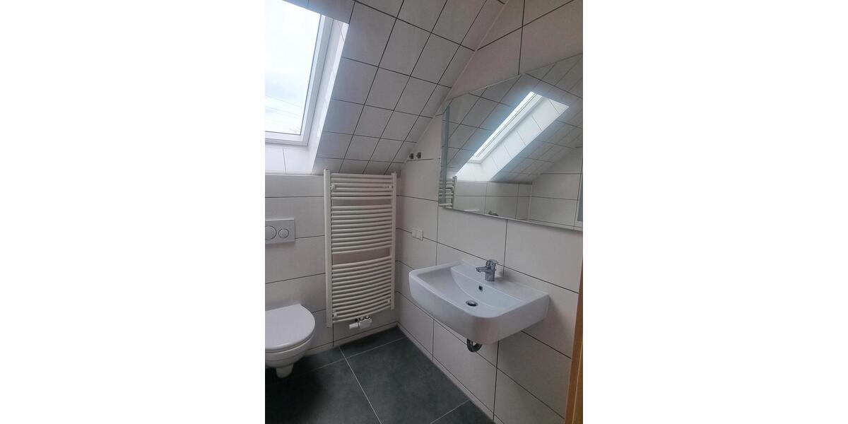 Dachgeschoßwohnung Erzhausen - 3 Zimmer, 68 m&sup2;, 930&euro; | Angebot:26413022