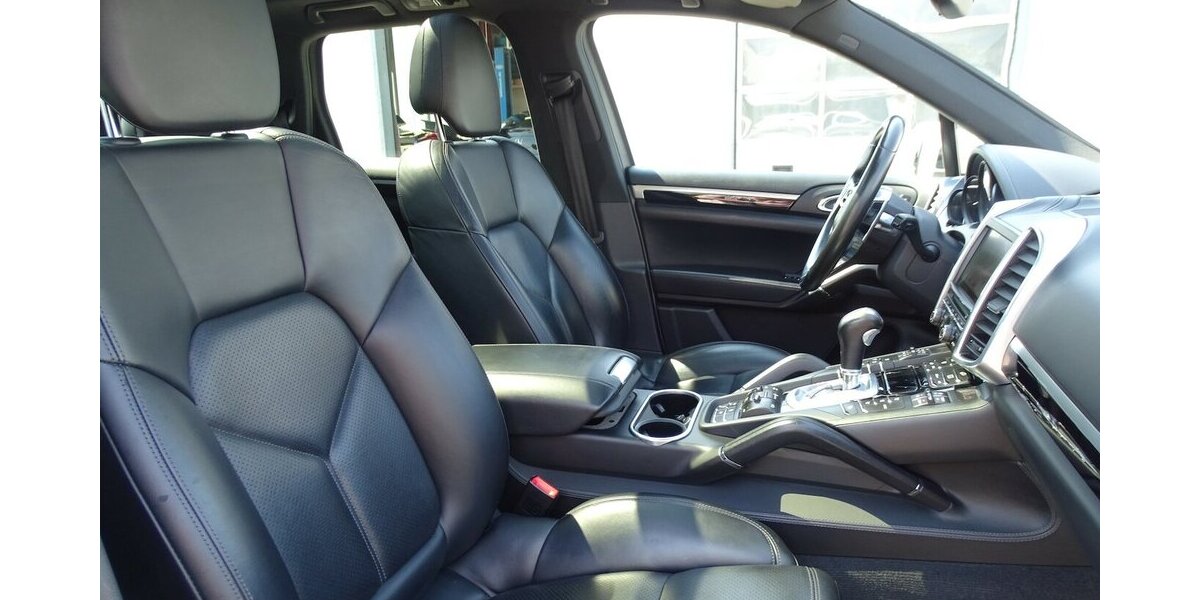 Porsche Cayenne S 4,2l Diesel Pano, Navi, 21 Zoll, Standhe 225.443 km 26.990 &euro; Rodgau 63110