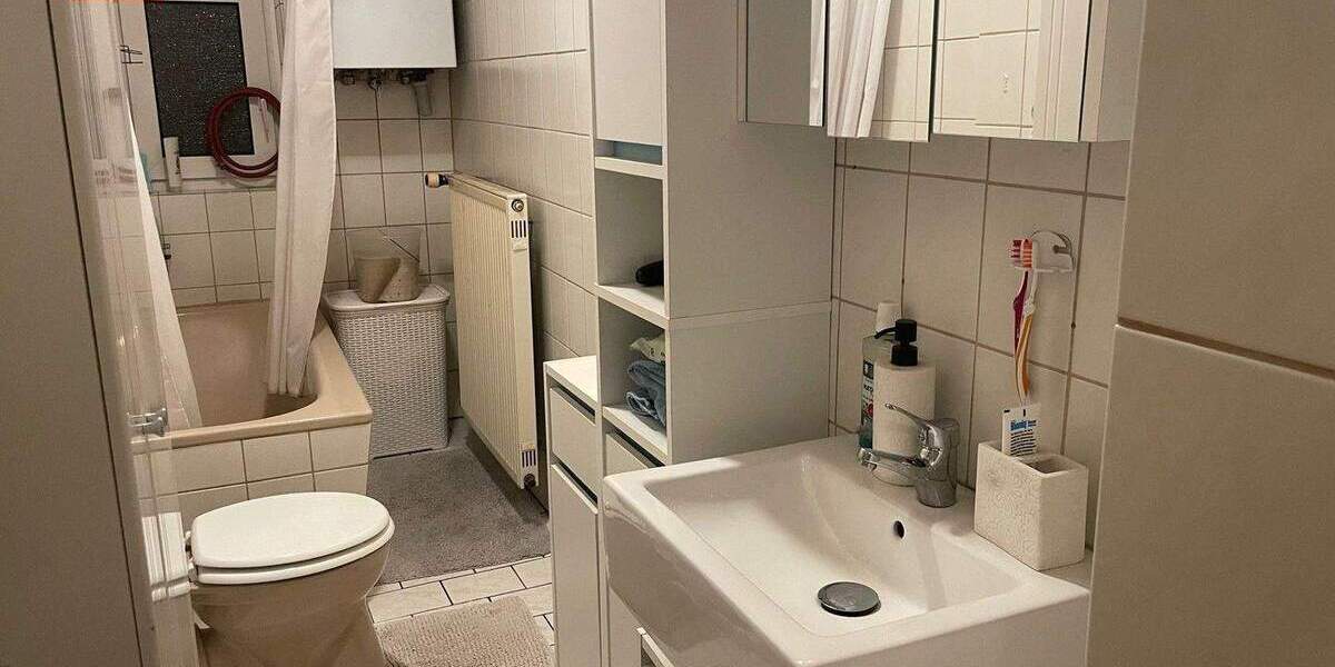 Investitionsperle in Frankfurt-Fechenheim: Vollvermietetes Mehrfamilienhaus mit 8 Einheiten zimmer