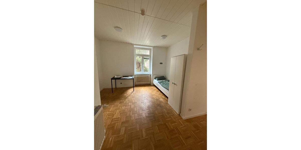 Etagenwohnung Frankfurt am Main Bornheim - 4 Zimmer, 100 m&sup2;, 900&euro; | Angebot:26102123