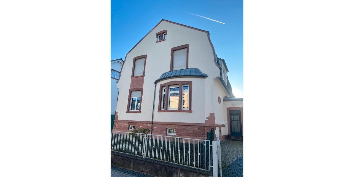 Etagenwohnung Oberursel (Taunus) - 2 Zimmer, 93 m&sup2;, 1.160&euro; | Angebot:25329553