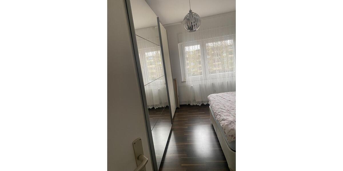 Etagenwohnung Frankfurt am Main Nied - 2 Zimmer, 63 m&sup2;, 1.070&euro; | Angebot:25414523
