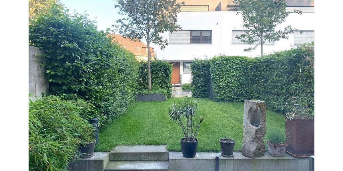 Reihenmittelhaus Frankfurt am Main Hausen - 4 Zimmer, 182 m&sup2;, 3.900&euro; | Angebot:25796137