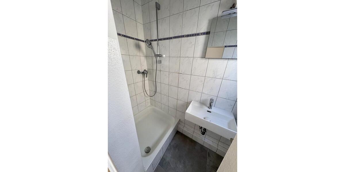 Etagenwohnung Frankfurt am Main Bornheim - 2 Zimmer, 73 m&sup2;, 1.300&euro; | Angebot:26058615