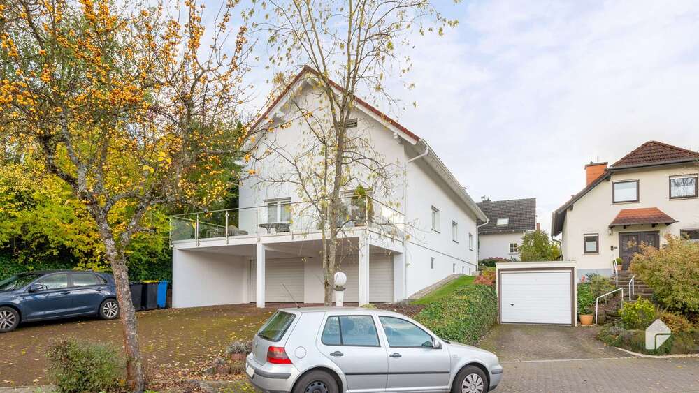 Etagenwohnung Niedernhausen - 3.5 Zimmer, 140 m&sup2;, 1.800&euro; | Angebot:26333650