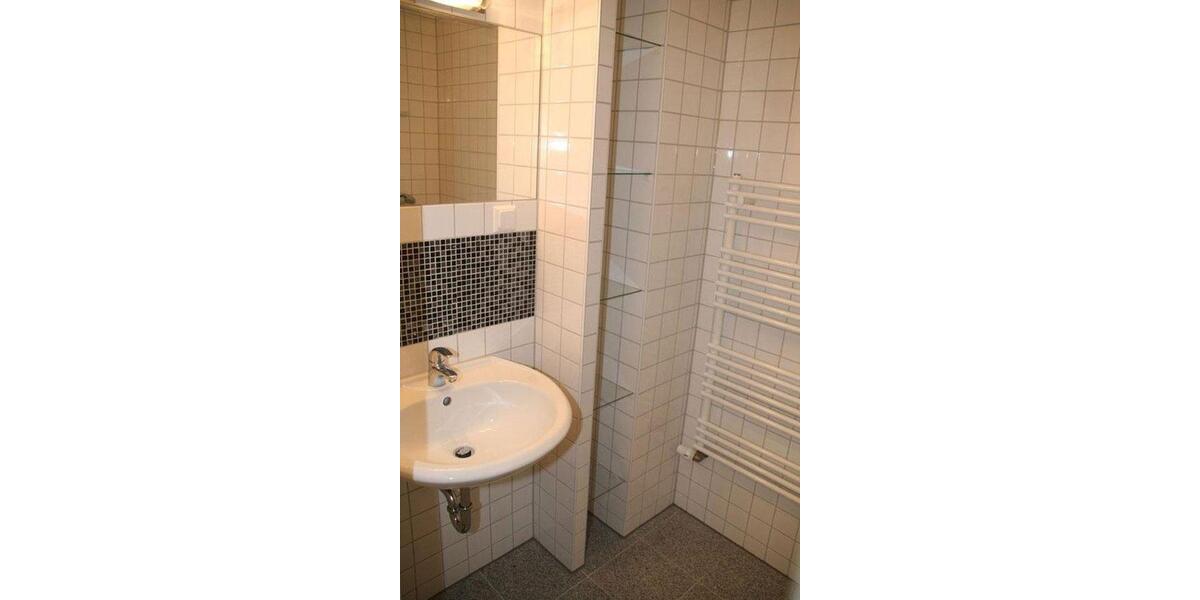 Sehr helle 2-Zimmer-Wohnung mit Küche und Balkon 2 zimmer