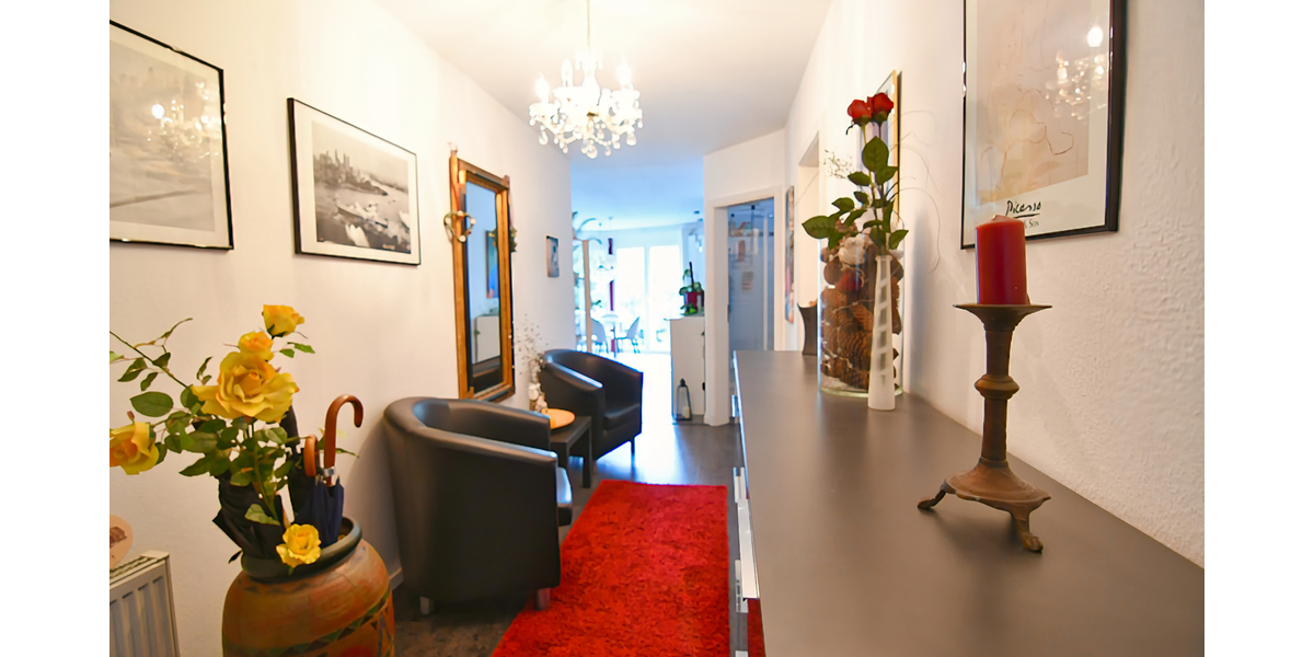 Schöne Wohnung mit 1a Infrastruktur + 2 TG Plätze 3 zimmer