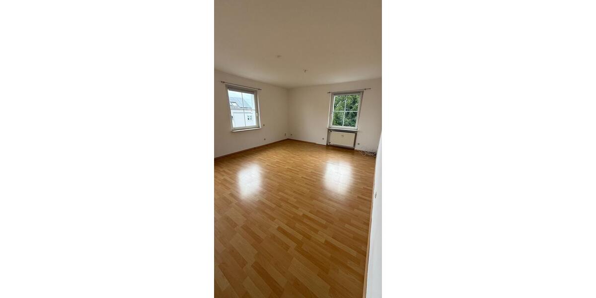 Etagenwohnung Erlensee - 3 Zimmer, 120 m&sup2;, 1.200&euro; | Angebot:25127055