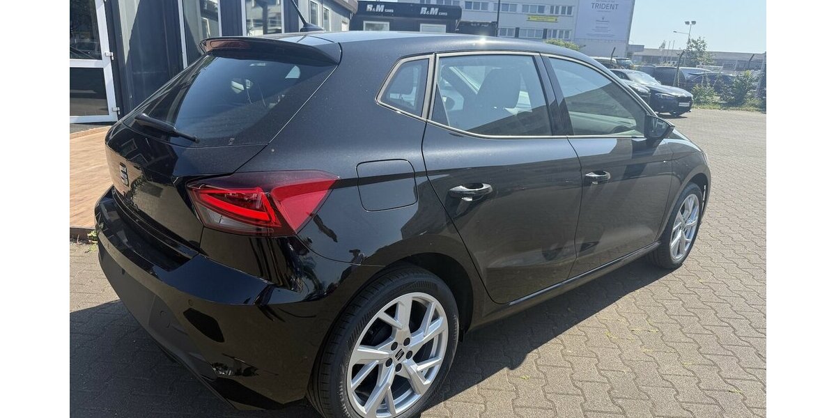 Seat Ibiza 1.0 TSI 70 kW Style/17Zoll/Winterp 2.677 km 17.999 &euro; Frankfurt 60386